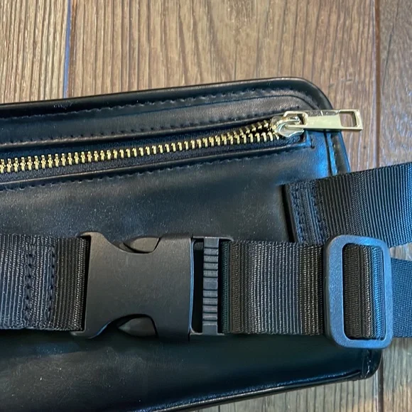 Amanda Uprichard beltbag - Picture 4 of 5